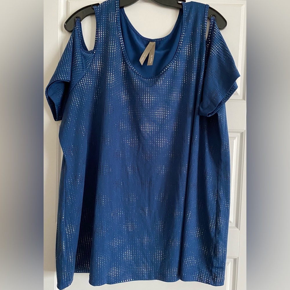 Woman’s navy blue and gold top 2X